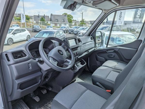 Vente en ligne Renault Master 3 Fourgon MASTER FGN TRAC F3300 L2H2 BLUE DCI 135 au prix de 32 990 €