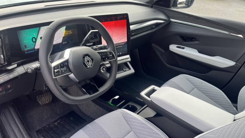 Vente en ligne Renault Scenic E-Tech Scenic E-Tech electrique 220 ch grande autonomie au prix de 50 490 €