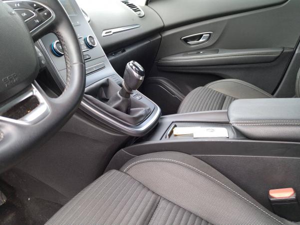 Vente en ligne Renault Scenic 4 Scenic Blue dCi 120 au prix de 16 490 €