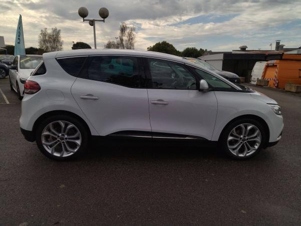 Vente en ligne Renault Scenic 4 Scenic Blue dCi 120 au prix de 16 490 €