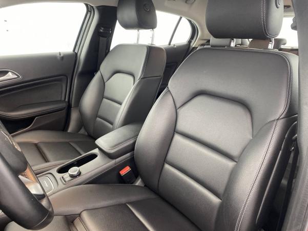Vente en ligne Mercedes GLA  200 d 7-G DCT au prix de 25 900 €