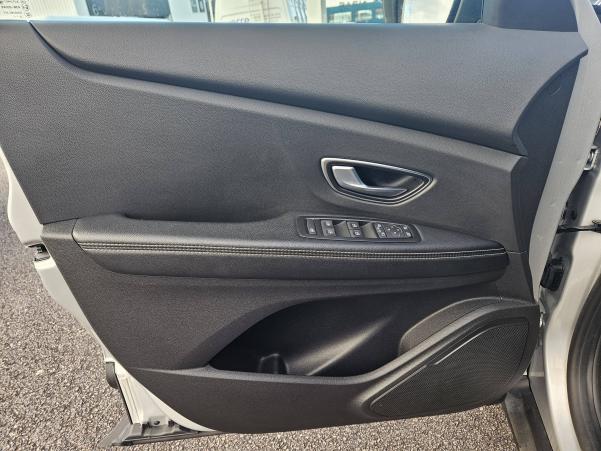 Vente en ligne Renault Grand Scenic 4 Grand Scenic Blue dCi 120 au prix de 20 590 €