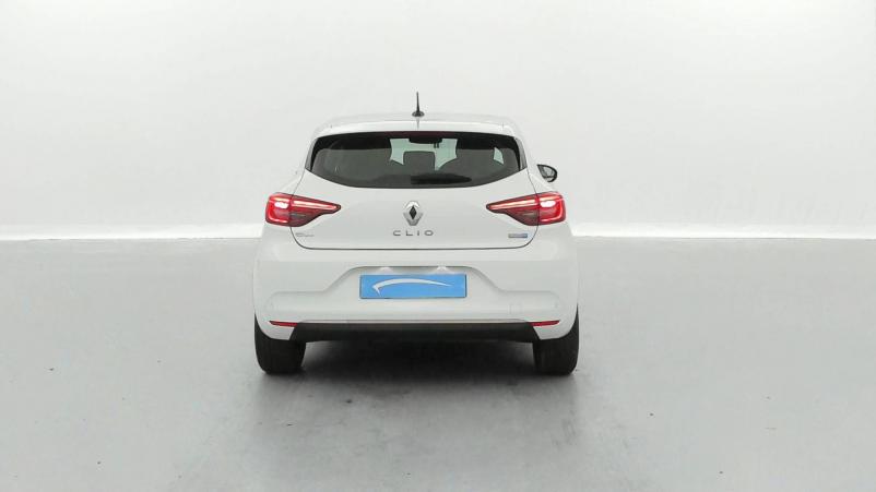 Vente en ligne Renault Clio 5 Clio E-Tech 140 - 21N au prix de 20 990 €