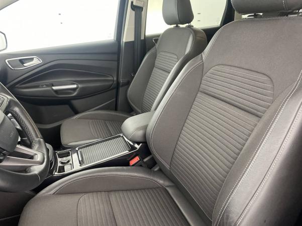 Vente en ligne Ford Kuga  1.5 TDCi 120 S&S 4x2 Powershift au prix de 17 990 €
