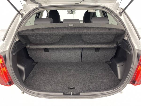 Vente en ligne Toyota Yaris Yaris 100 VVT-i au prix de 11 590 €