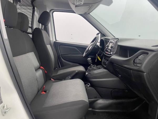 Vente en ligne Fiat Doblo Cargo  FT 1.4 au prix de 14 400 €