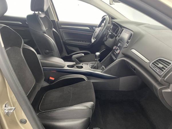 Vente en ligne Renault Megane 4 Mégane IV Berline TCe 130 Energy au prix de 14 990 €