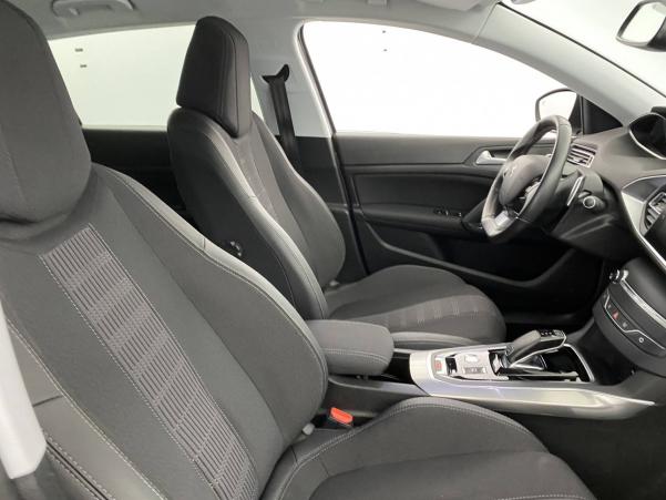 Vente en ligne Peugeot 308  PureTech 130ch S&S EAT8 au prix de 19 900 €