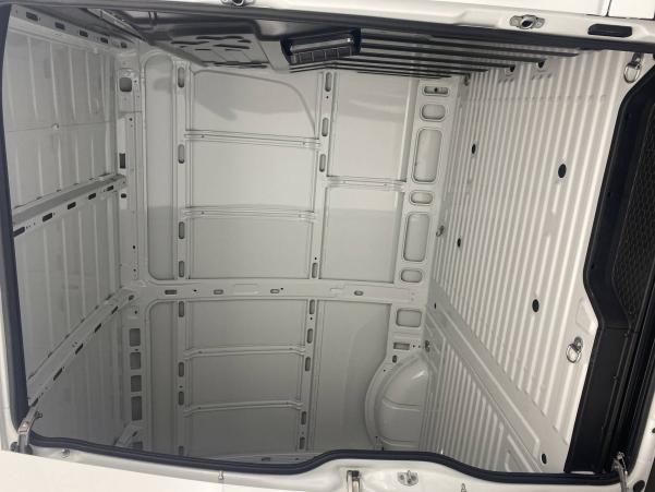 Vente en ligne Iveco Daily DAILY FGN 35S14 EMPATTEMENT 3520 H2 BVM6 au prix de 38 900 €