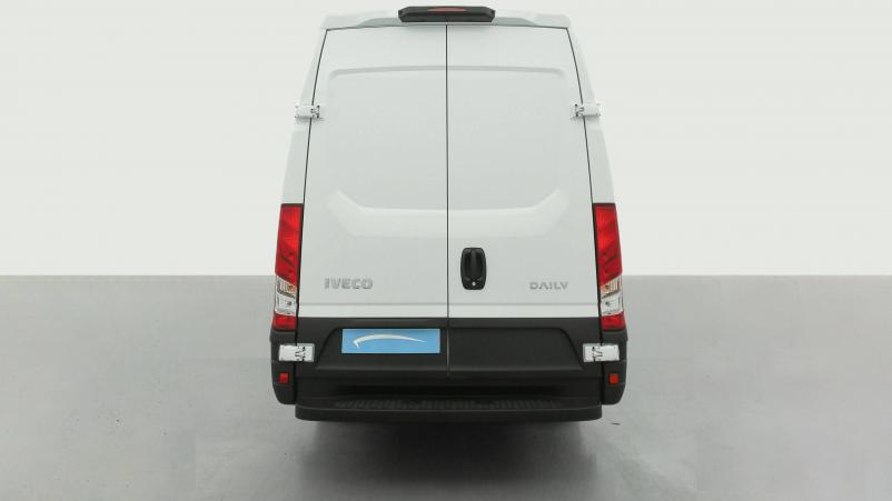 Vente en ligne Iveco Daily DAILY FGN 35S14 EMPATTEMENT 3520 H2 BVM6 au prix de 38 900 €