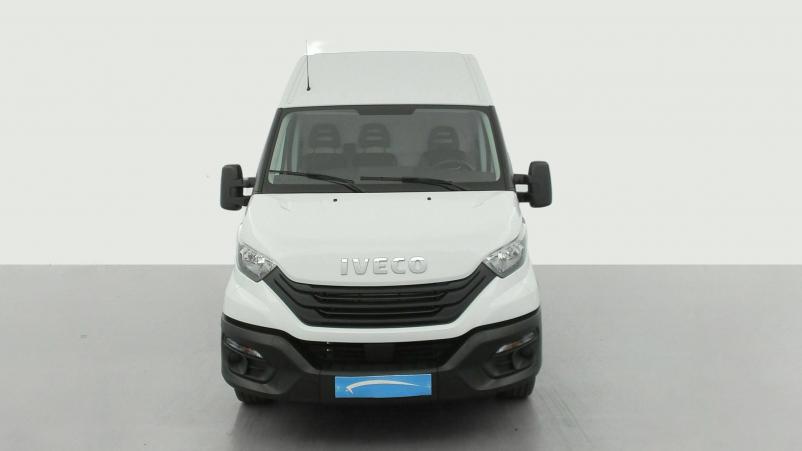 Vente en ligne Iveco Daily DAILY FGN 35S14 EMPATTEMENT 3520 H2 BVM6 au prix de 38 900 €