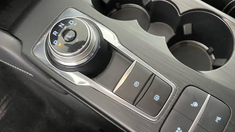 Vente en ligne Ford Kuga  2.5 Duratec 190 ch FHEV e-CVT au prix de 31 990 €