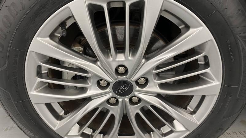 Vente en ligne Ford Kuga  2.5 Duratec 190 ch FHEV e-CVT au prix de 31 590 €