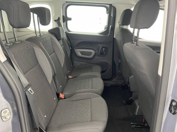 Vente en ligne Peugeot Rifter  Standard PureTech 110 S&S BVM6 au prix de 21 890 €