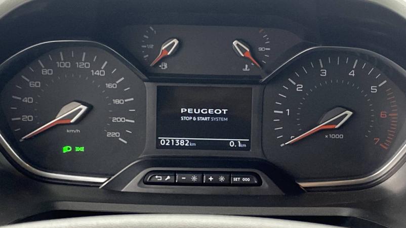 Vente en ligne Peugeot Rifter  Standard PureTech 110 S&S BVM6 au prix de 24 990 €