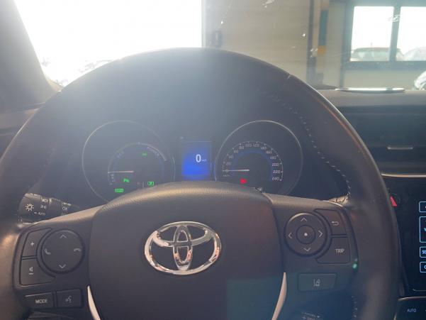 Vente en ligne Toyota Auris Touring Sports Auris II Ph2 HSD 136h au prix de 16 990 €