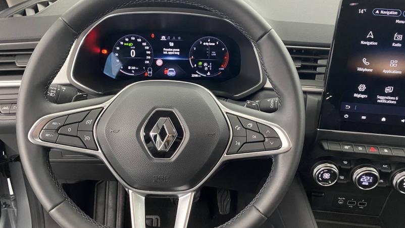 Vente en ligne Renault Captur  mild hybrid 160 EDC au prix de 22 990 €