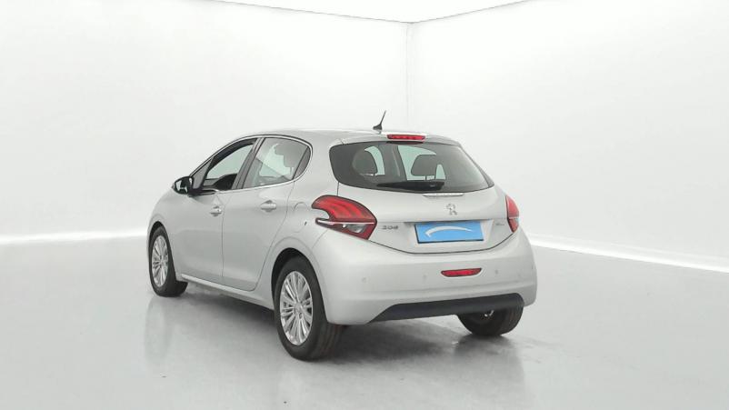 Vente en ligne Peugeot 208  1.6 BlueHDi 120ch S&S BVM6 au prix de 13 990 €