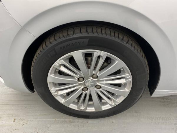 Vente en ligne Peugeot 208  1.6 BlueHDi 120ch S&S BVM6 au prix de 13 990 €