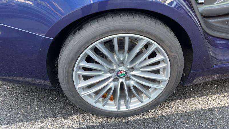 Vente en ligne Alfa Romeo Giulia  2.2 180 ch AT8 au prix de 25 490 €