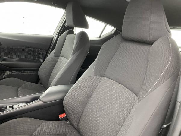 Vente en ligne Toyota C-HR C-HR Hybride 1.8L au prix de 21 990 €