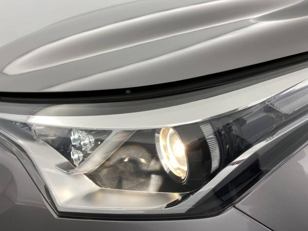 Vente en ligne Toyota C-HR C-HR Hybride 1.8L au prix de 21 990 €