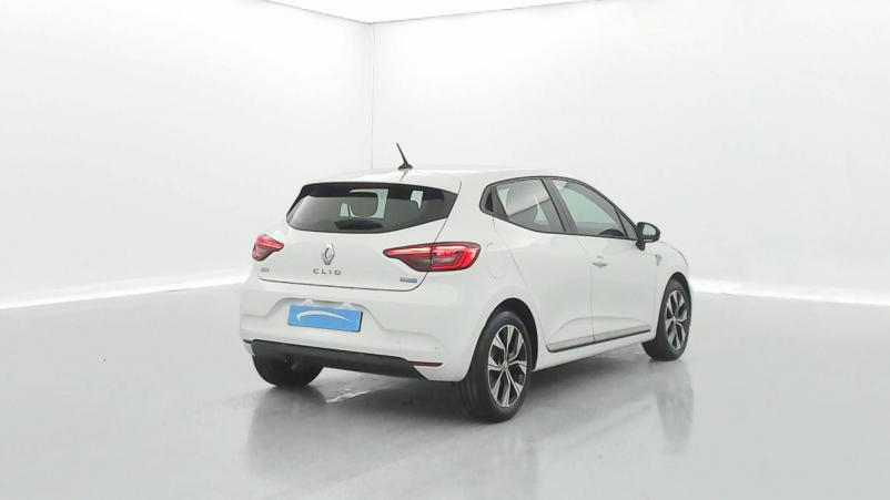 Vente en ligne Renault Clio 5 Clio E-Tech 140 - 21N au prix de 18 990 €