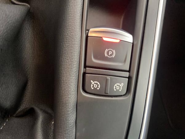 Vente en ligne Renault Grand Scenic 4 Grand Scenic Blue dCi 120 au prix de 21 490 €