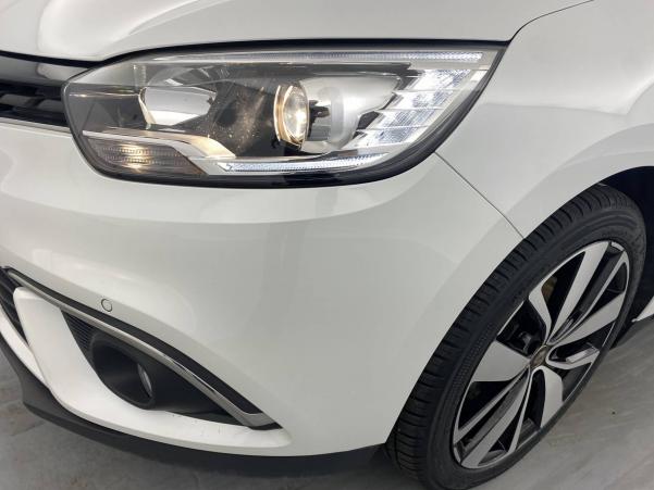 Vente en ligne Renault Grand Scenic 4 Grand Scenic Blue dCi 120 au prix de 21 490 €