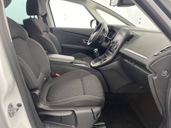 Vente en ligne Renault Grand Scenic 4 Grand Scenic Blue dCi 120 au prix de 21 490 €