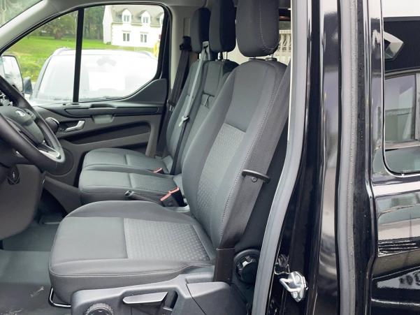 Vente en ligne Ford Transit Custom  320 L2H1 2.0 ECOBLUE 130 au prix de 41 990 €