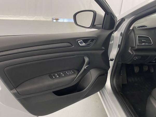 Vente en ligne Renault Megane 4 Mégane IV Berline Blue dCi 95 au prix de 15 790 €