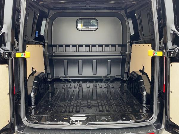Vente en ligne Ford Transit Custom  320 L2H1 2.0 ECOBLUE 130 au prix de 41 990 €