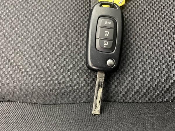 Vente en ligne Renault Megane 4  BLUE DCI 95 au prix de 16 490 €