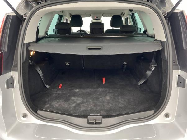 Vente en ligne Renault Grand Scenic 4 Grand Scenic Blue dCi 120 au prix de 17 990 €