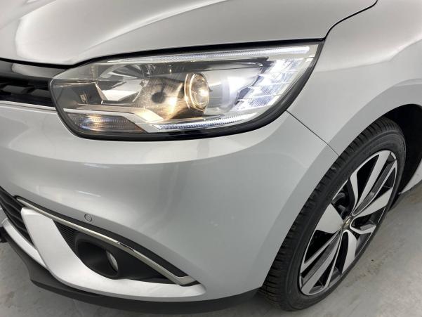 Vente en ligne Renault Grand Scenic 4 Grand Scenic Blue dCi 120 au prix de 17 990 €
