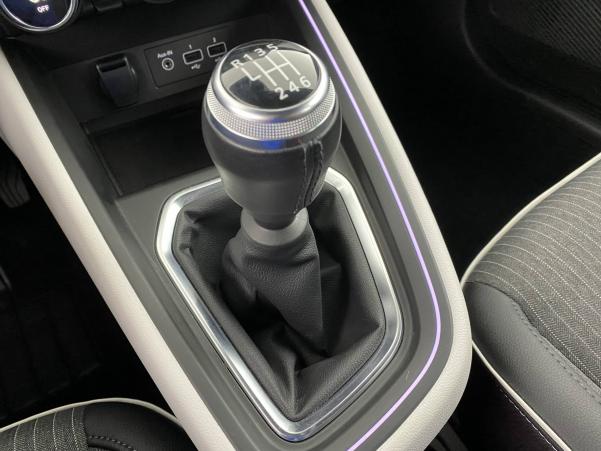 Vente en ligne Renault Clio 5 Clio TCe 90 - 21N au prix de 18 990 €