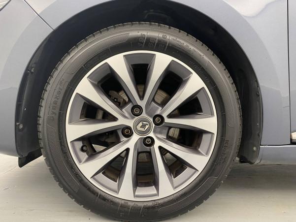 Vente en ligne Renault Clio 5 Clio TCe 100 au prix de 16 990 €