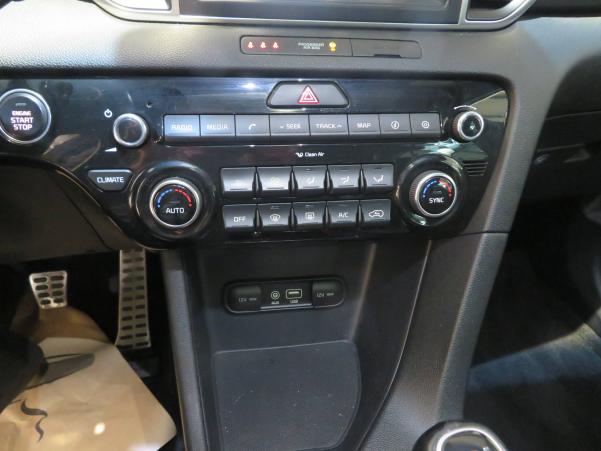 Vente en ligne Kia Sportage  1.7 CRDi 115 ISG 4x2 au prix de 18 990 €