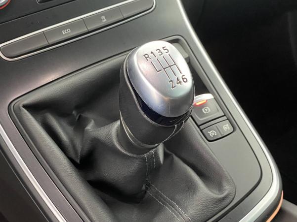 Vente en ligne Renault Scenic 4 Scenic Blue dCi 120 au prix de 13 990 €