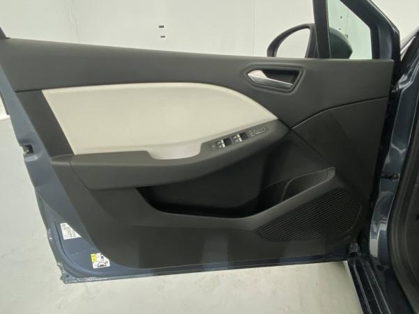 Vente en ligne Renault Clio 5 Clio TCe 100 au prix de 17 990 €
