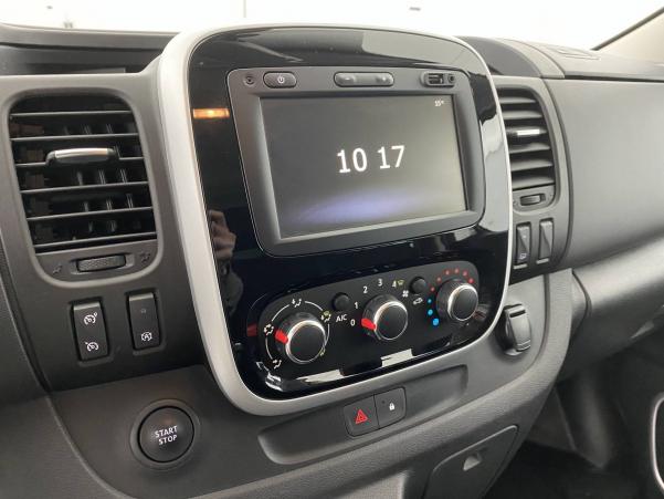 Vente en ligne Renault Trafic 3 Combi  L2 dCi 145 Energy S&S au prix de 37 990 €