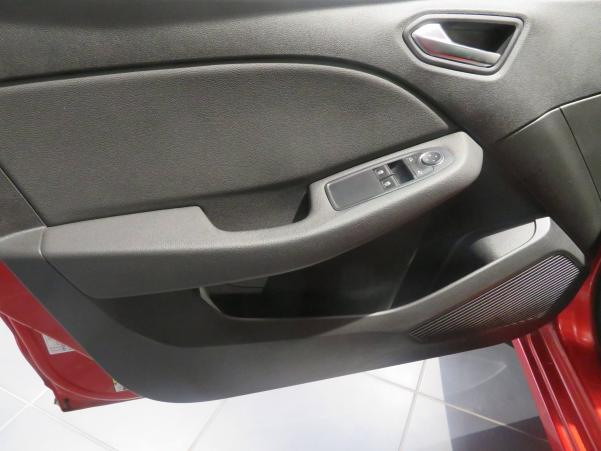 Vente en ligne Renault Clio 5 CLIO BUSINESS DCI 85 au prix de 14 990 €