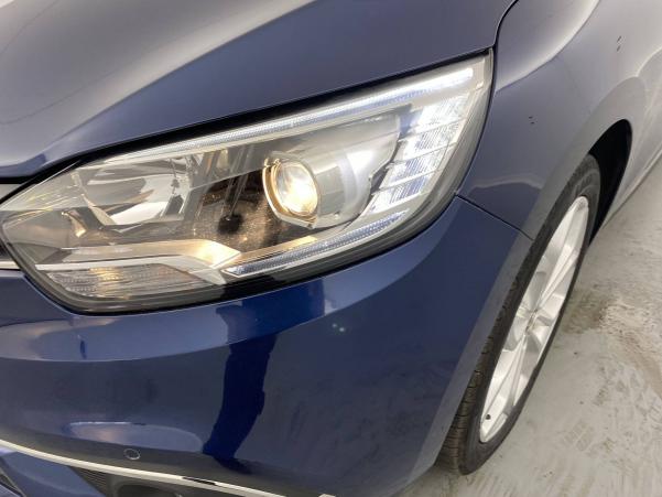 Vente en ligne Renault Scenic 4 Scenic Blue dCi 120 au prix de 17 990 €
