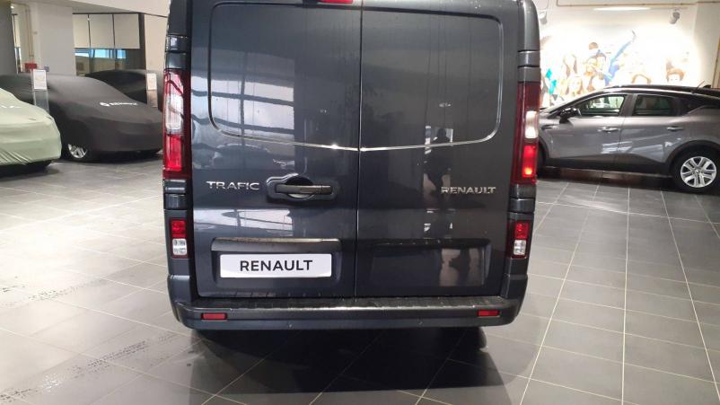 Vente en ligne Renault Trafic Cabine Approfondie TRAFIC CA L1H1 3000 KG BLUE DCI 150 EDC au prix de 43 490 €