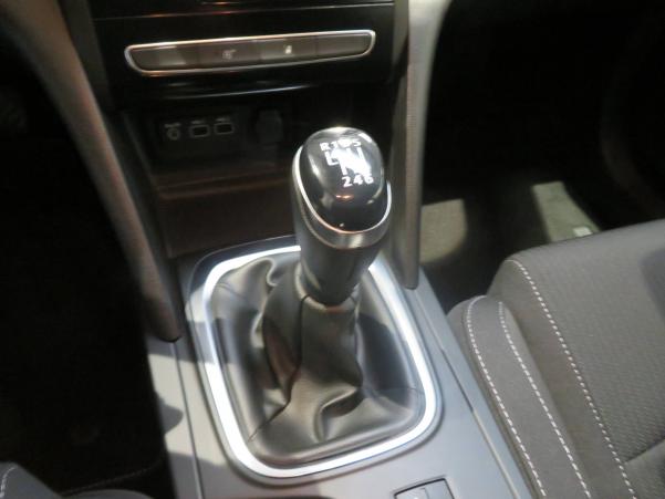 Vente en ligne Renault Megane 4 Estate Mégane IV Estate Blue dCi 115 au prix de 18 990 €