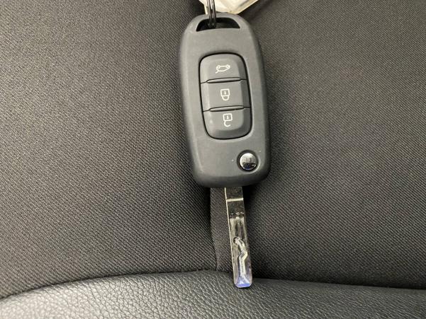 Vente en ligne Renault Express Van  BLUE DCI 95 au prix de 17 990 €