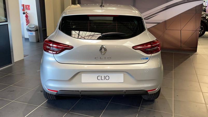 Vente en ligne Renault Clio 5 Clio E-Tech 140 - 21N au prix de 22 490 €