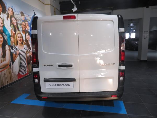 Vente en ligne Renault Trafic 3 Fourgon TRAFIC FGN L2H1 1300 KG DCI 95 au prix de 23 990 €
