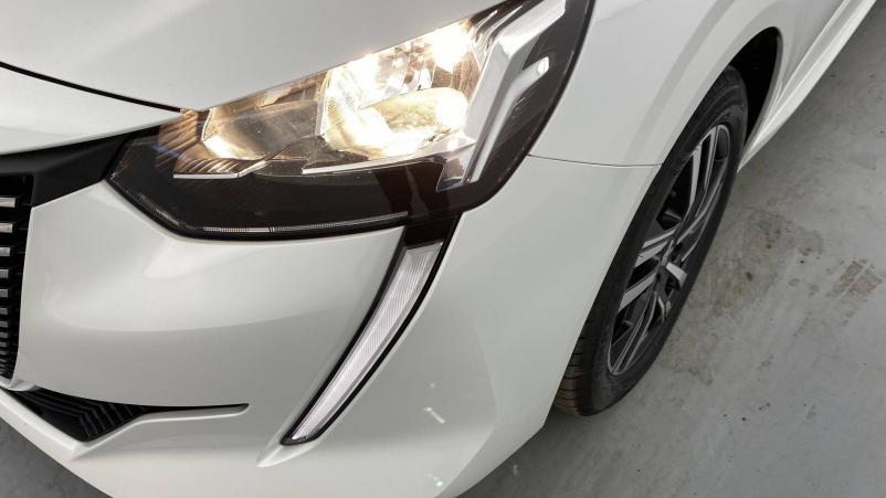 Vente en ligne Peugeot 208  PureTech 100 S&S EAT8 au prix de 16 790 €